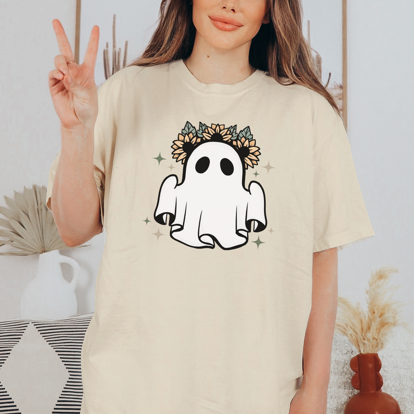 Hippie Ghost Halloween T-Shirt, Retro Vintage Halloween Tee, Flower Floral Print, Halloween Shirt for Mom, Halloween Gift, Halloween Costume