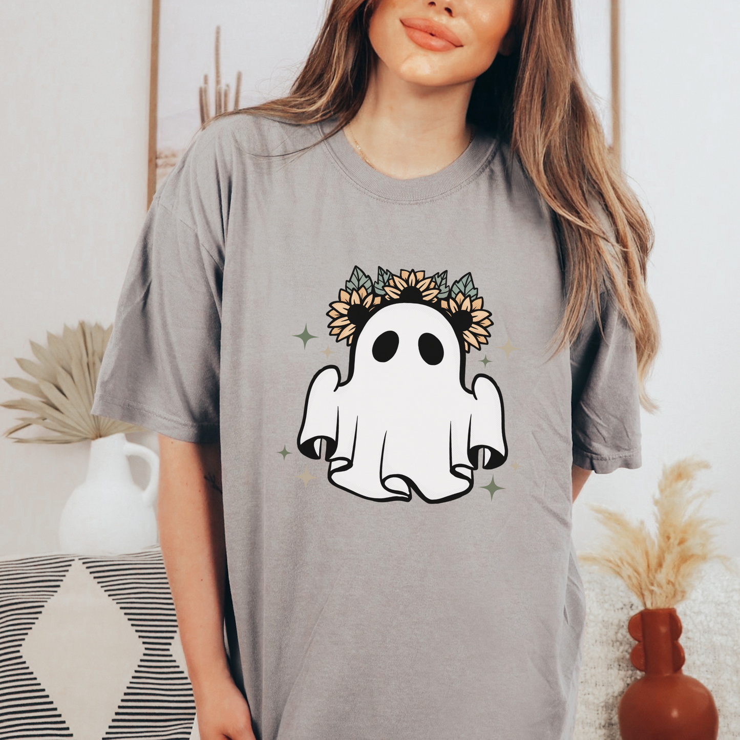 Hippie Ghost Halloween T-Shirt, Retro Vintage Halloween Tee, Flower Floral Print, Halloween Shirt for Mom, Halloween Gift, Halloween Costume