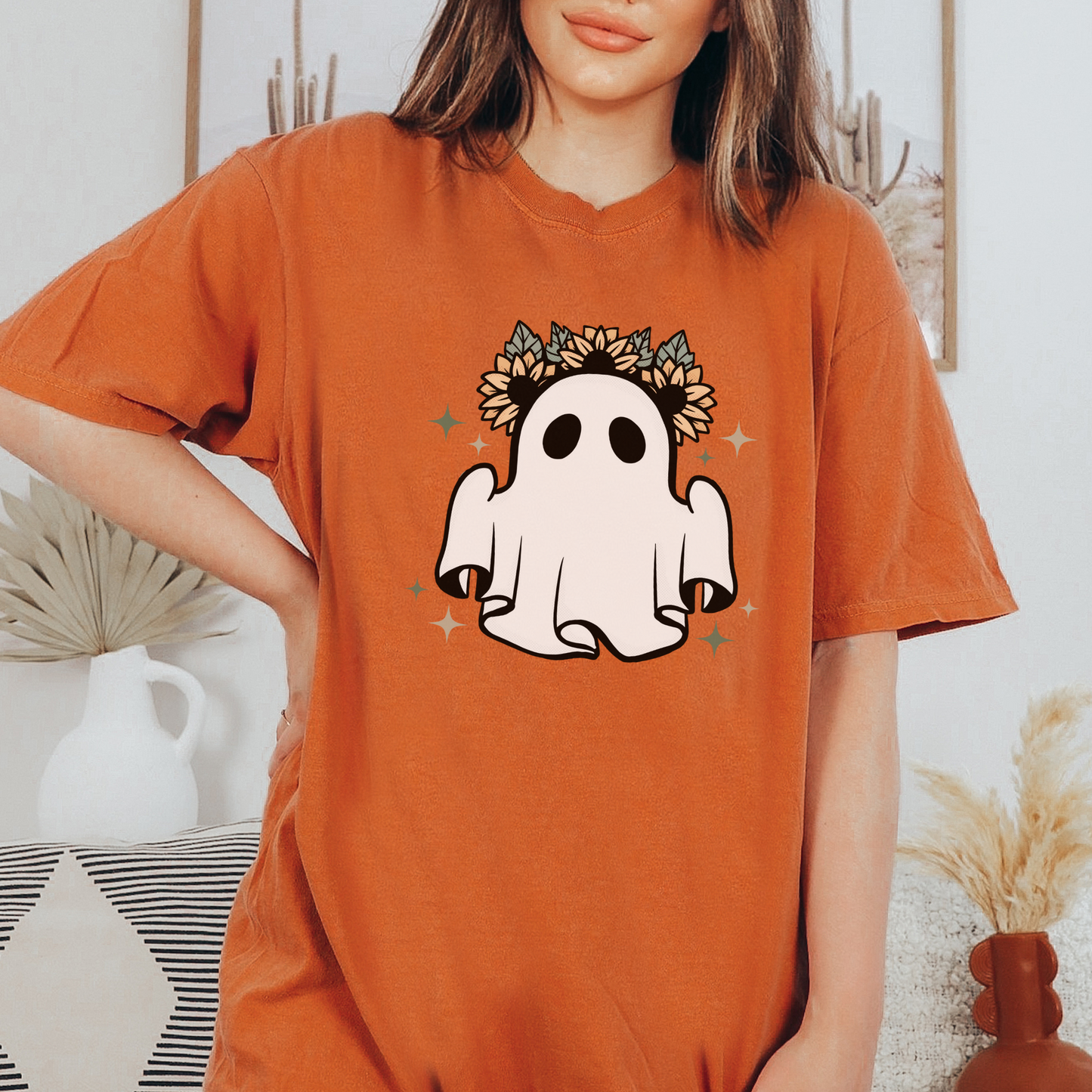 Hippie Ghost Halloween T-Shirt, Retro Vintage Halloween Tee, Flower Floral Print, Halloween Shirt for Mom, Halloween Gift, Halloween Costume