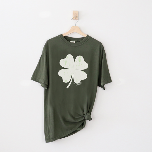 Can't Pinch This St Patrick Patty's Day T-Shirt Oversize Shirt Green Irish Shamrock Leprechaun Rainbow Pot of Gold Gift for Teacher Him Her